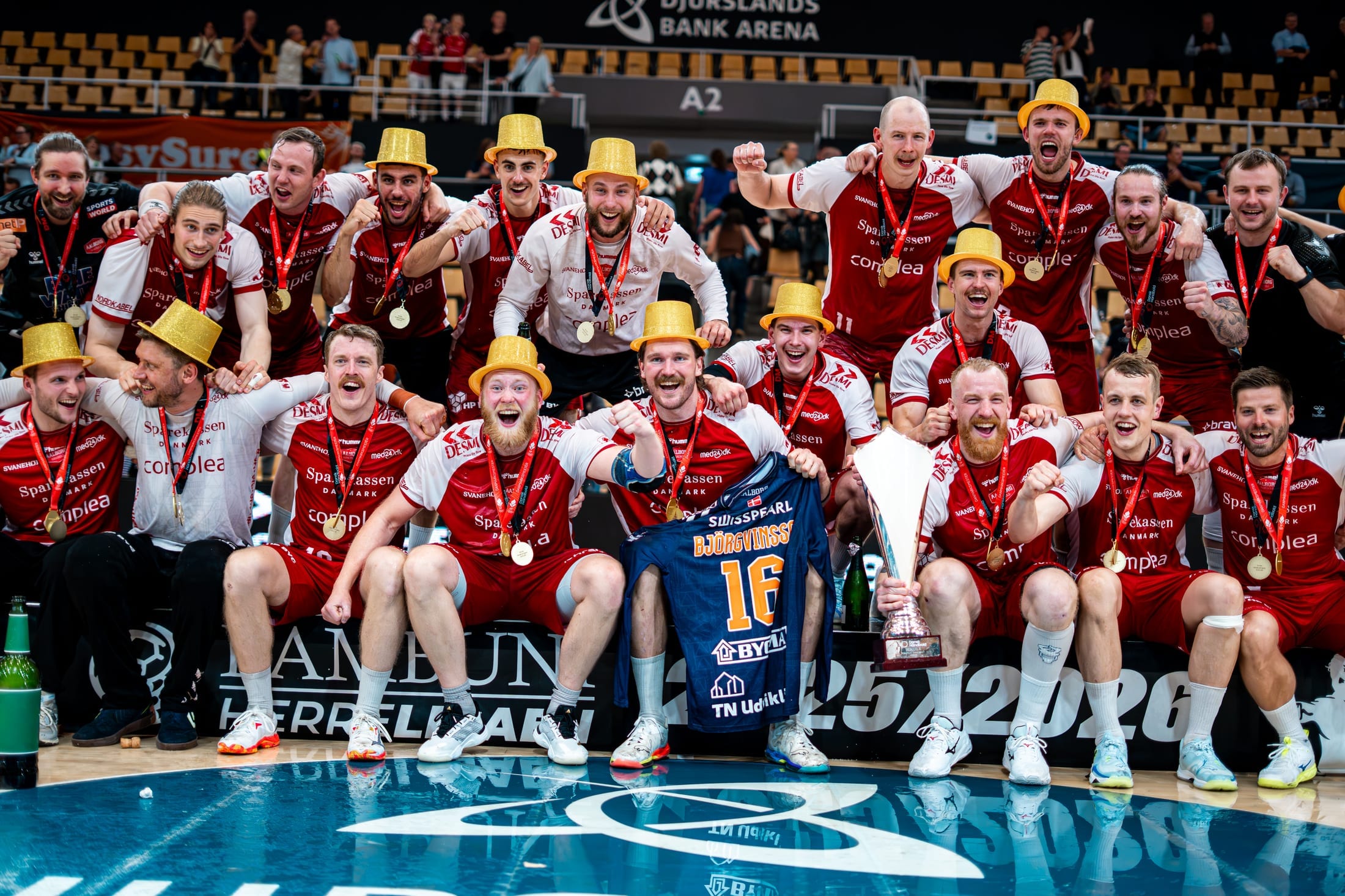 Mestre med pokalen, DM-finalen herrer