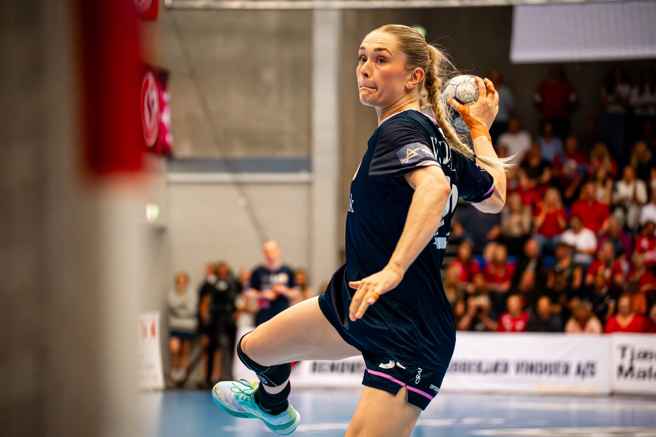 Duel midt på banen, DM-finalen kvinder