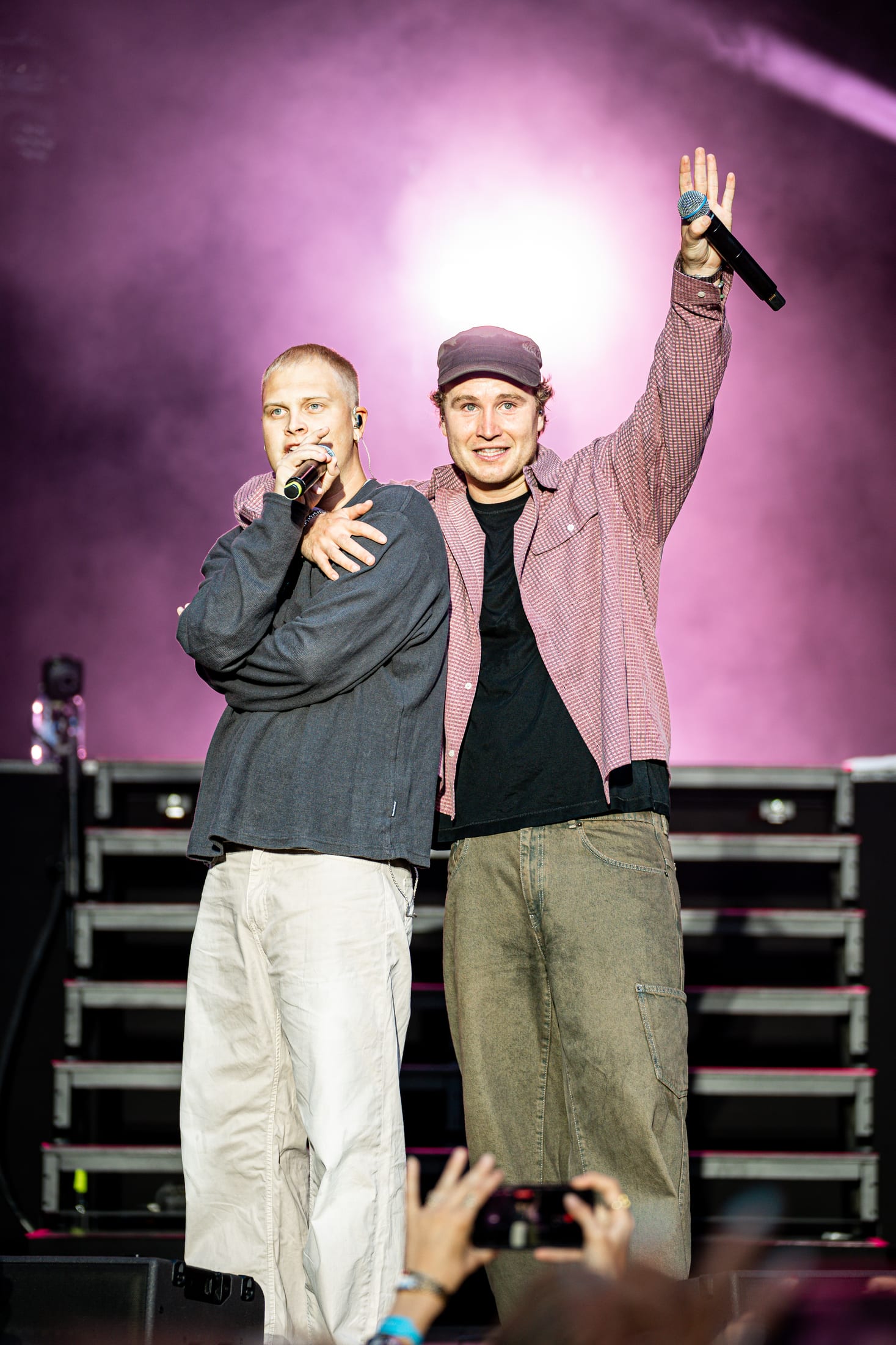 Thor Farlov med gæst på scenen til Smukfest