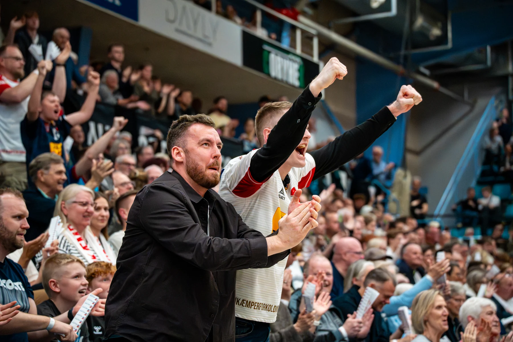 Fans og publikum jubler til KIF Kolding kamp